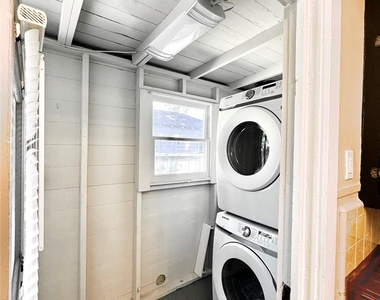 1018 Dunbar Street - Photo Thumbnail 18