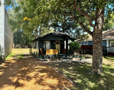 1018 Dunbar Street - Photo Thumbnail 29