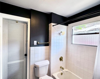 1018 Dunbar Street - Photo Thumbnail 28