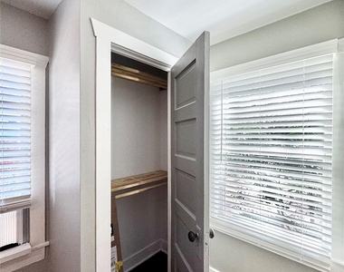 1018 Dunbar Street - Photo Thumbnail 22