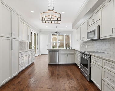 7535 Olympia Drive - Photo Thumbnail 16