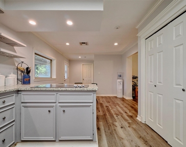 9326 Kostelnik Street - Photo Thumbnail 20