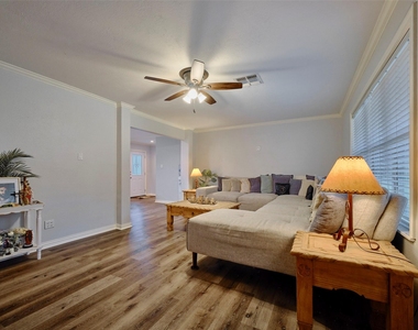 9326 Kostelnik Street - Photo Thumbnail 8