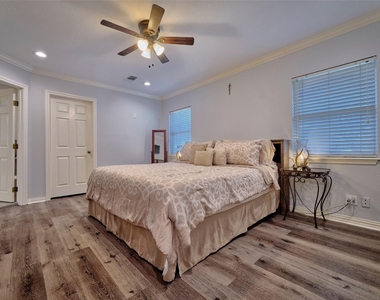 9326 Kostelnik Street - Photo Thumbnail 21