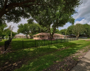 9326 Kostelnik Street - Photo Thumbnail 2