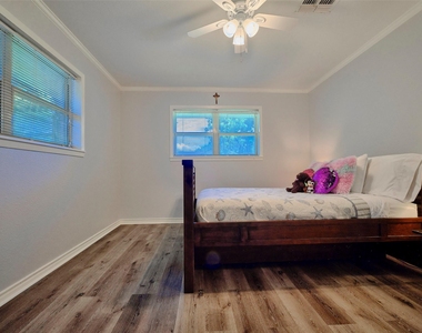 9326 Kostelnik Street - Photo Thumbnail 33