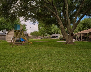 9326 Kostelnik Street - Photo Thumbnail 45