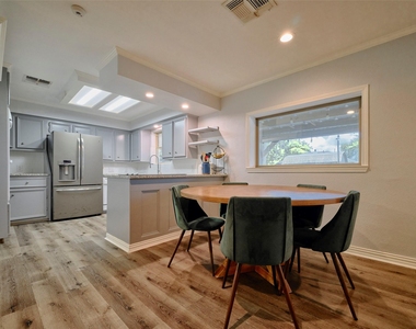 9326 Kostelnik Street - Photo Thumbnail 15