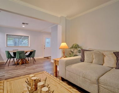 9326 Kostelnik Street - Photo Thumbnail 13