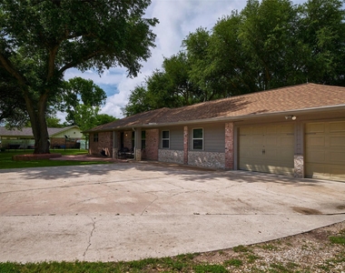 9326 Kostelnik Street - Photo Thumbnail 4