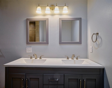 9326 Kostelnik Street - Photo Thumbnail 26