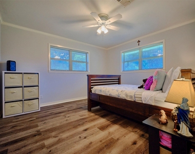 9326 Kostelnik Street - Photo Thumbnail 32