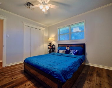 9326 Kostelnik Street - Photo Thumbnail 30