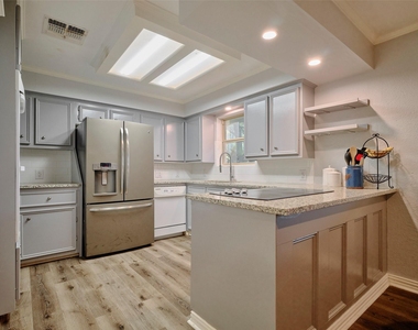 9326 Kostelnik Street - Photo Thumbnail 16