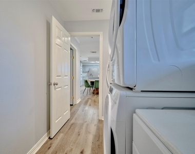 9326 Kostelnik Street - Photo Thumbnail 39