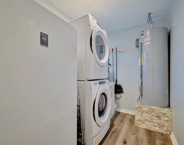 9326 Kostelnik Street - Photo Thumbnail 38