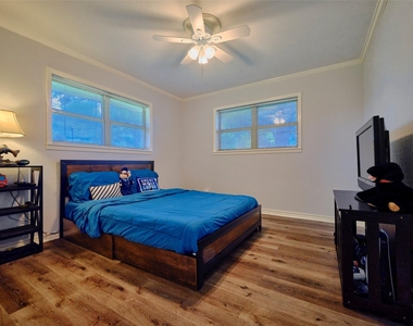 9326 Kostelnik Street - Photo Thumbnail 28