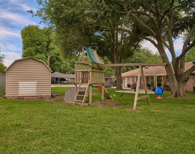 9326 Kostelnik Street - Photo Thumbnail 44