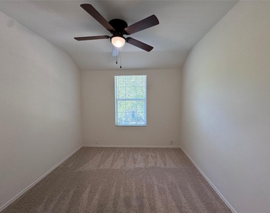 29726 Sullivan Oaks Drive - Photo Thumbnail 15