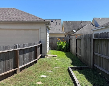 29726 Sullivan Oaks Drive - Photo Thumbnail 17