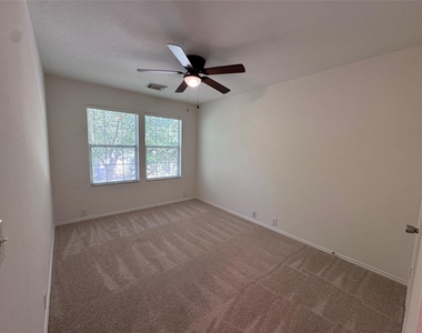 29726 Sullivan Oaks Drive - Photo Thumbnail 12