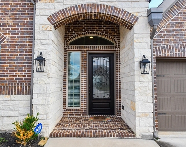 10131 Napier Drive - Photo Thumbnail 2