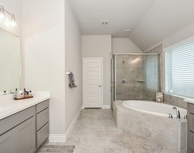 10131 Napier Drive - Photo Thumbnail 16