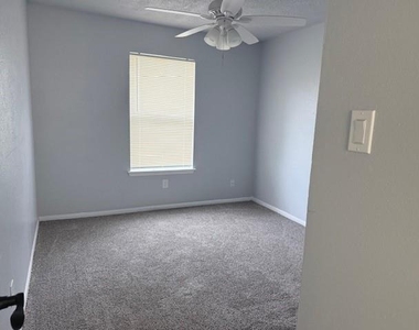 15123 Chasehill Drive - Photo Thumbnail 5