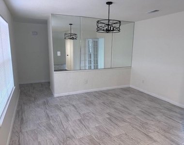 15123 Chasehill Drive - Photo Thumbnail 3