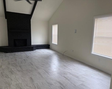 15123 Chasehill Drive - Photo Thumbnail 4