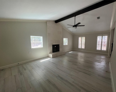 2714 Echo Street - Photo Thumbnail 8