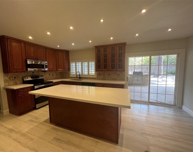 2714 Echo Street - Photo Thumbnail 1