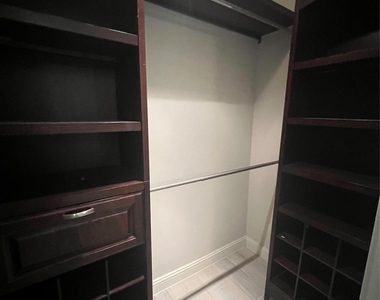 2714 Echo Street - Photo Thumbnail 27
