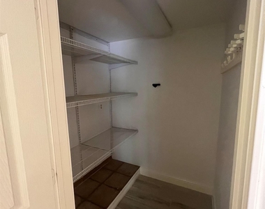 2714 Echo Street - Photo Thumbnail 6