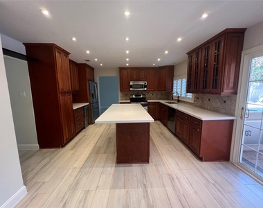 2714 Echo Street - Photo Thumbnail 9