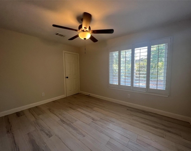 2714 Echo Street - Photo Thumbnail 20