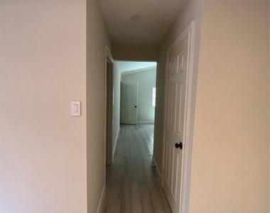 2714 Echo Street - Photo Thumbnail 5
