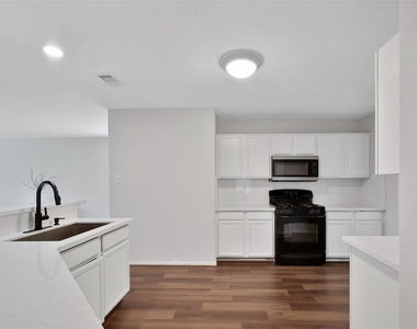 3022 Madison Elm Street - Photo Thumbnail 9