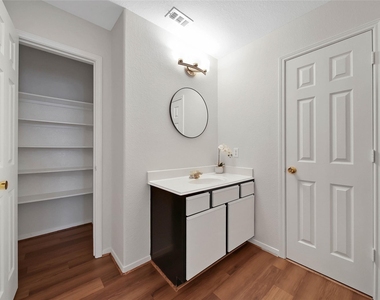 3022 Madison Elm Street - Photo Thumbnail 13