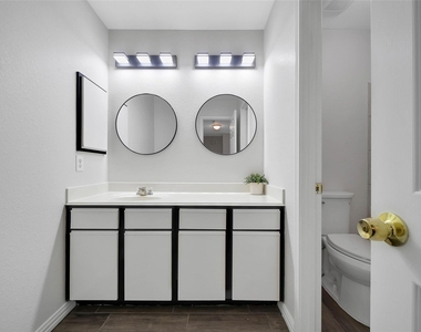3022 Madison Elm Street - Photo Thumbnail 24