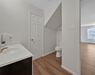3022 Madison Elm Street - Photo Thumbnail 14