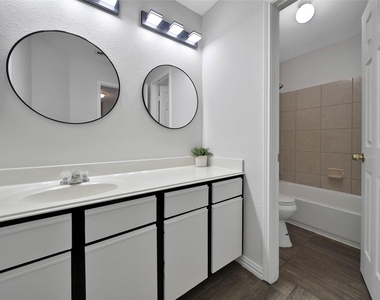 3022 Madison Elm Street - Photo Thumbnail 25