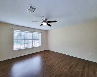 12800 Briar Forest Drive - Photo Thumbnail 23