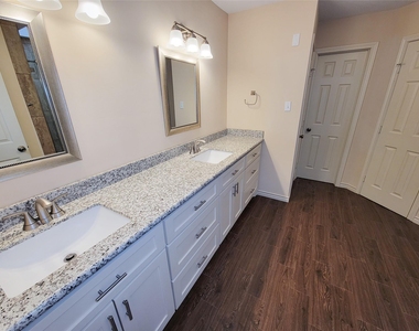 12800 Briar Forest Drive - Photo Thumbnail 26