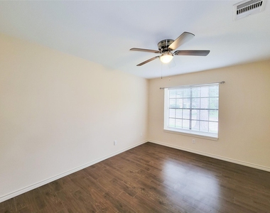 12800 Briar Forest Drive - Photo Thumbnail 36