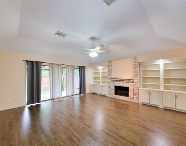 12800 Briar Forest Drive - Photo Thumbnail 6