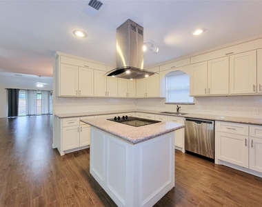 12800 Briar Forest Drive - Photo Thumbnail 16