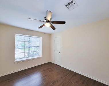 12800 Briar Forest Drive - Photo Thumbnail 33