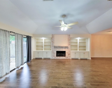 12800 Briar Forest Drive - Photo Thumbnail 11