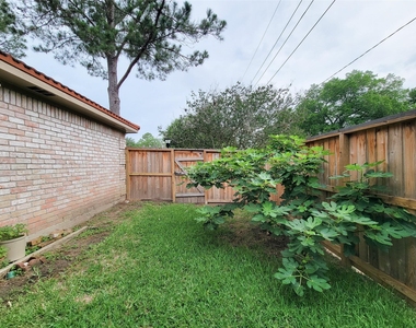 12800 Briar Forest Drive - Photo Thumbnail 31